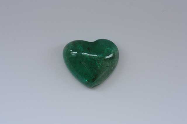 Emerald (Beryl) - Heart cabochon 5.260 ct
