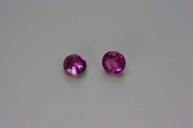 Sapphire - Round (2 stones) - 0.215 ct