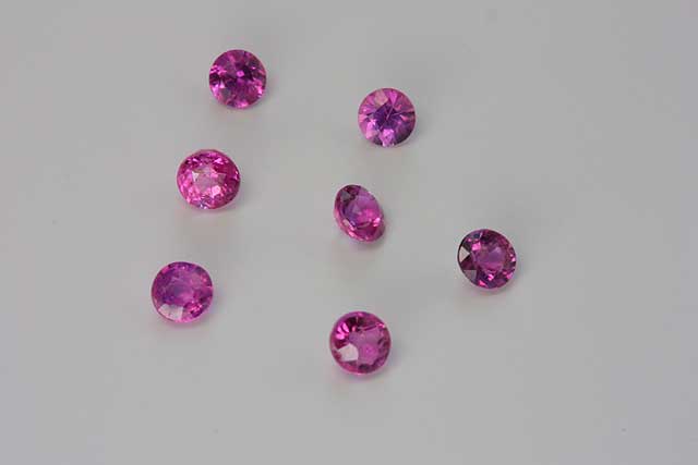 Sapphire - Round (7 stones) - 1.085 ct