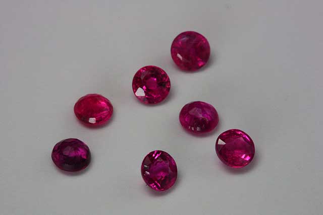 Ruby - Round ( 7 stones) - 1.105 ct