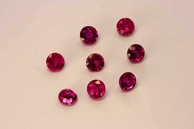 Ruby - Round (8 stones) - 1.580 ct