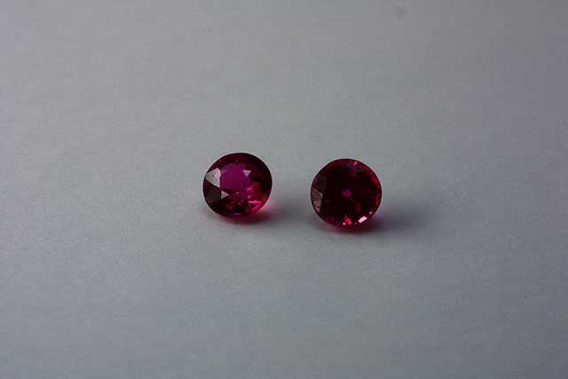 Ruby - Round (2 stone) - 0.275 ct