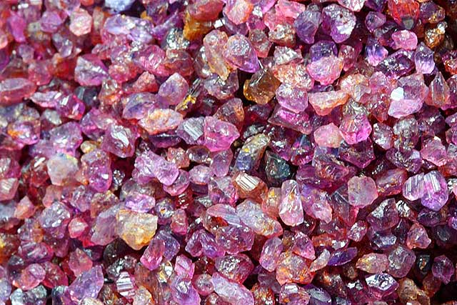 Lot Mixed Sapphire / Ruby  - 5.20 kg