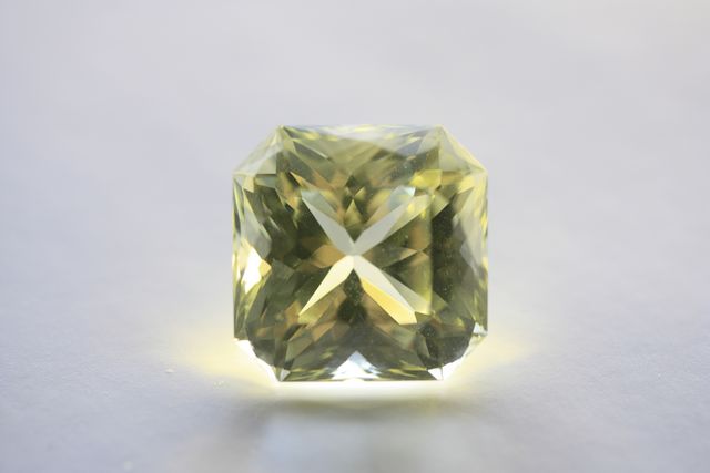 Heliodore beryl - Square 29.55 cts