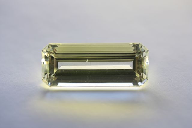 Heliodore beryl - Rectangle 25.625 cts