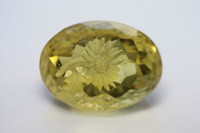 Citrin - Oval 22.6 cts - Flower