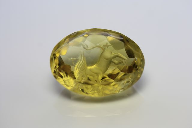 Citrin - Oval 10.74 cts - Lion