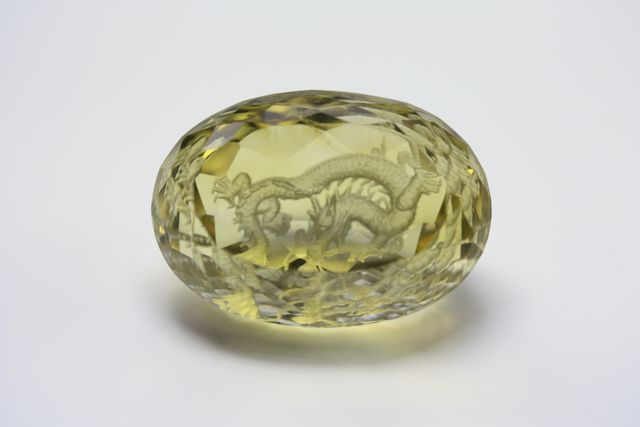 Citrin - Oval 82.67 cts - Dragon