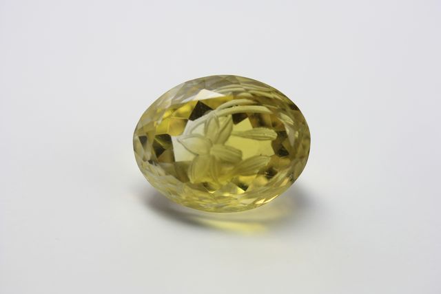 Citrin - Oval 15.04 cts - Flower