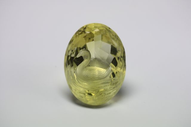 Citrin - Oval 69.505 cts - Swan
