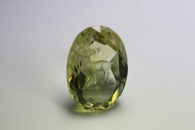 Green quartz - Oval 7.88 cts - Capricorn