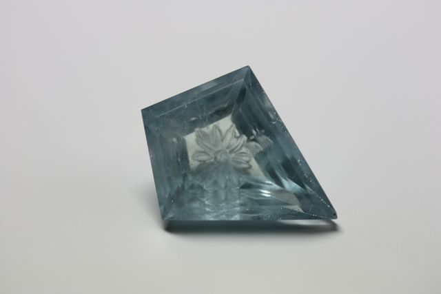 Aquamarine - 5.445 cts - Flower